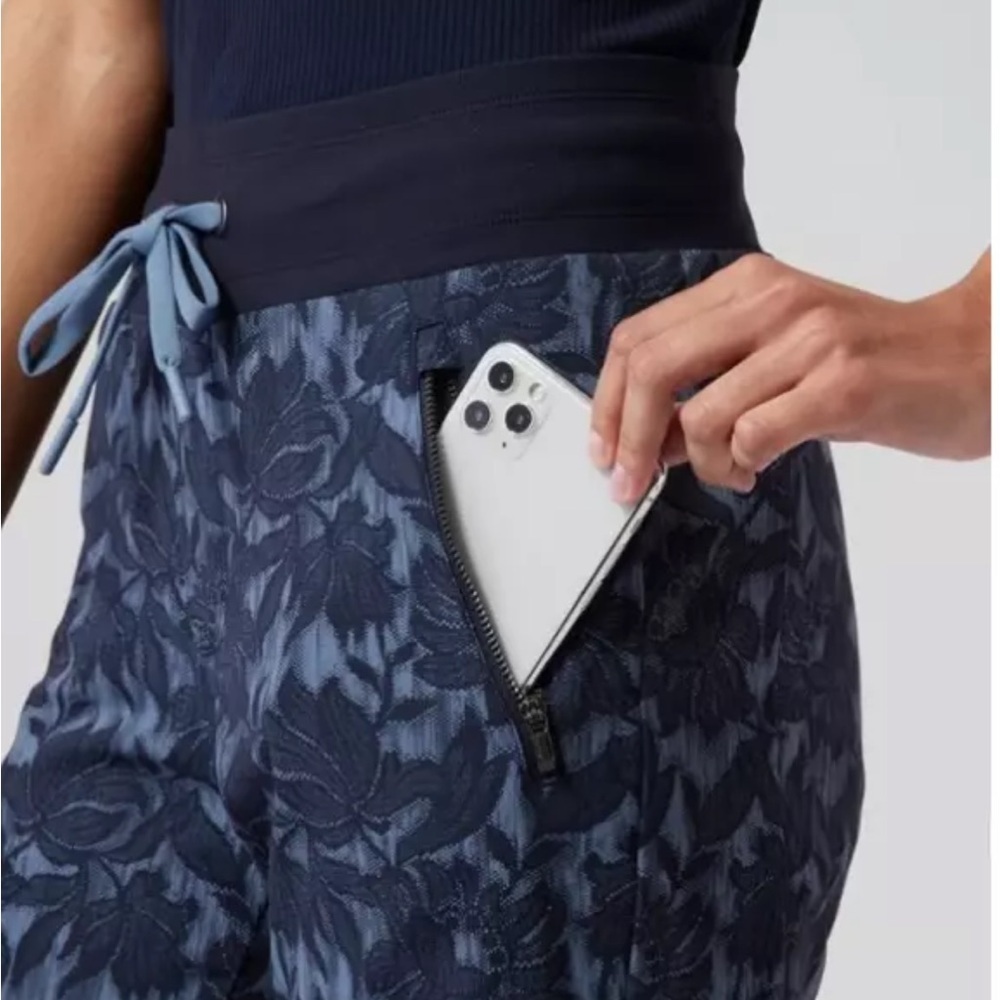 Athleta Trekkie North Printed Jogger Pants Navy Floral Print Size 8 - Picture 4 of 11